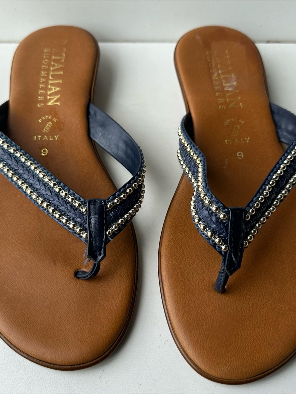 Italian Shoemakers Womens Size 9 Navy Beaded Thong Sandals Made in Italy